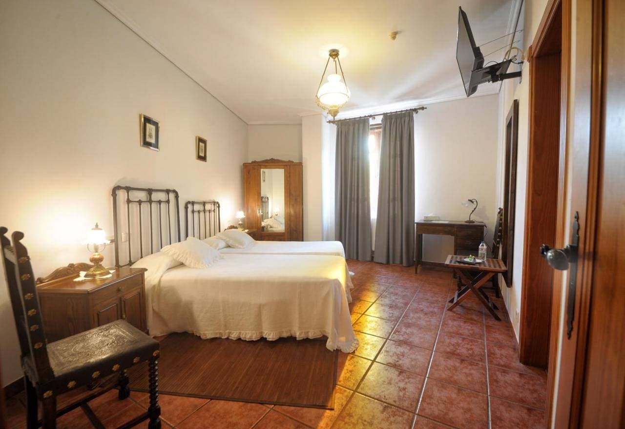 Foto 4 von 8: Twin Room with Mountain View.