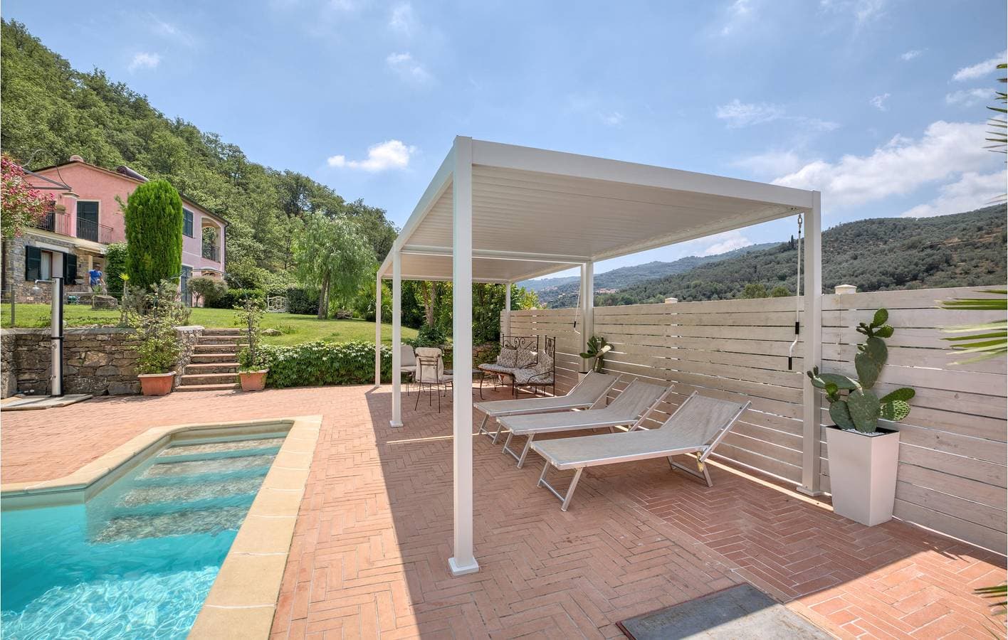 Foto 11 von 38: 140m² Apartment mit Pool, Parkplatz, AC & Terrasse
