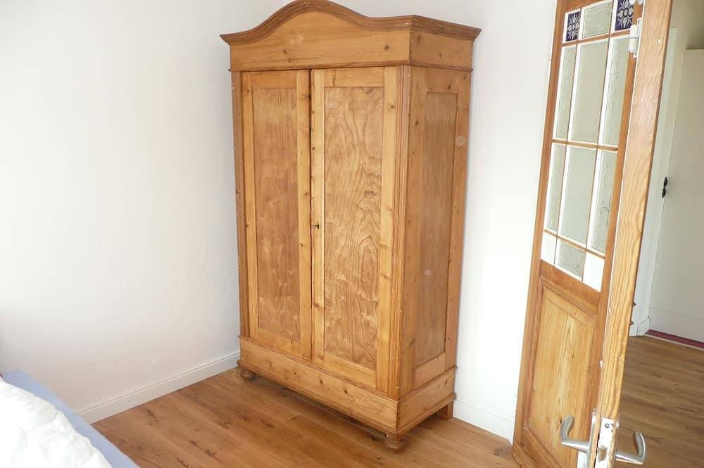 Foto 3 von 19: Einzigartige großzügige Wohnung im grünen