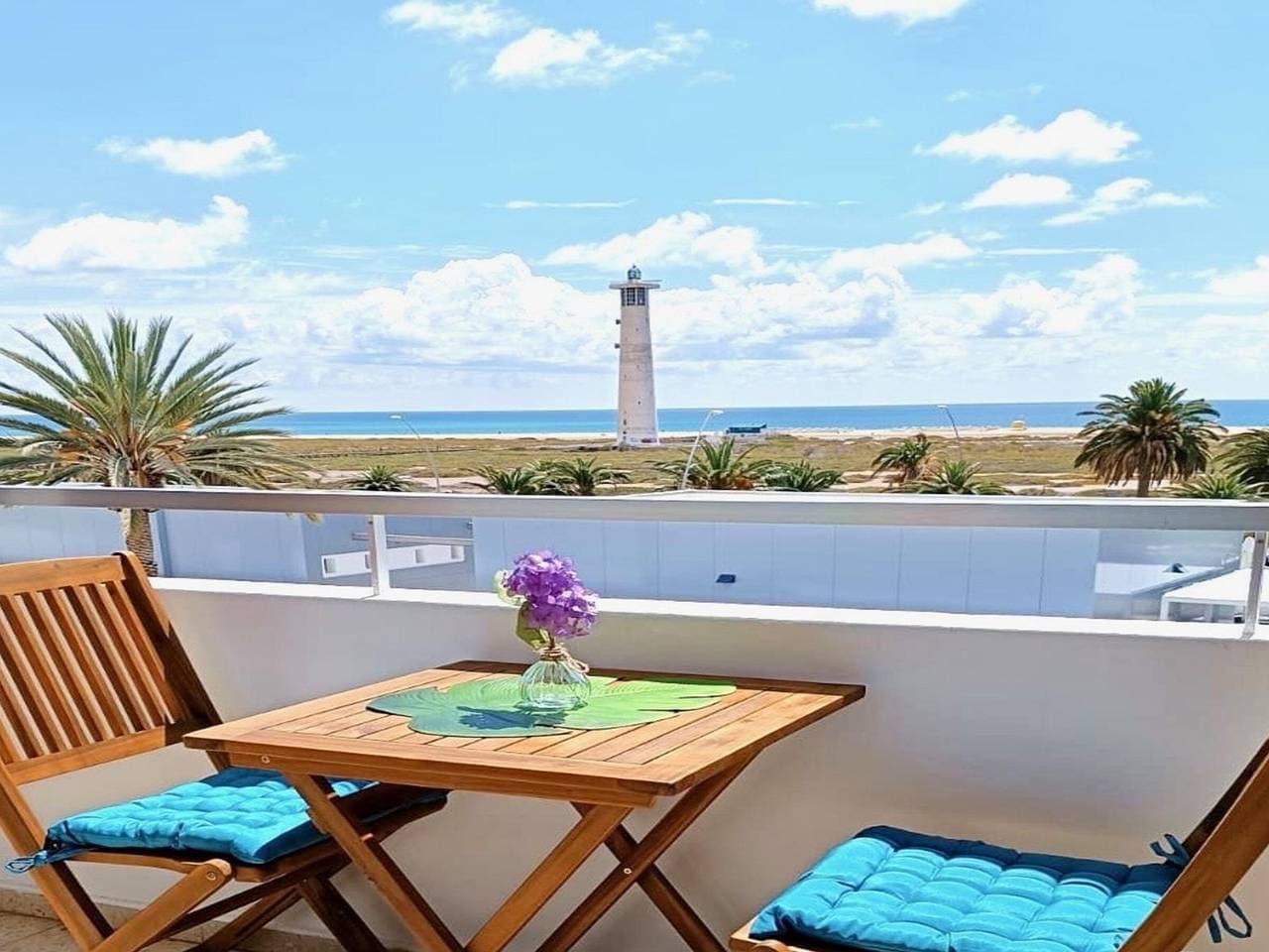 Strandwohnung in Solana Matorral mit Terrasse, Wi-Fi, in der Nähe von Geschäften 1