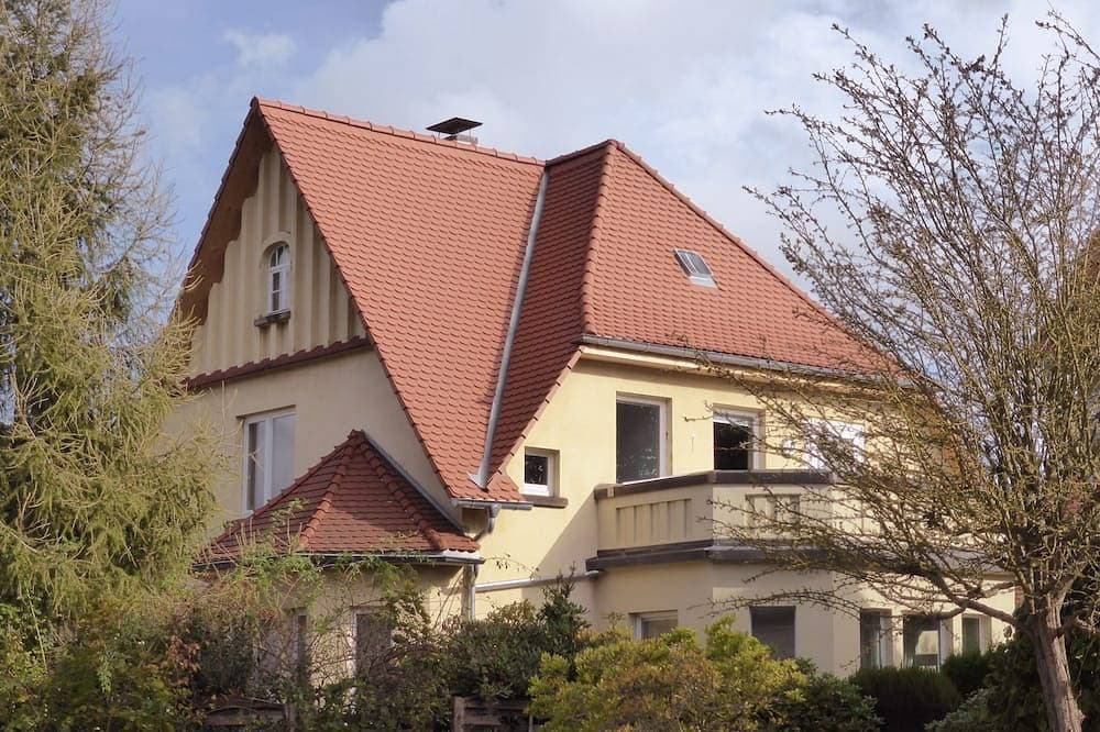Stilvoll sanierte Unterkunft in der 'Villa Siemon' nur 2 Minuten zum Weserradweg 1