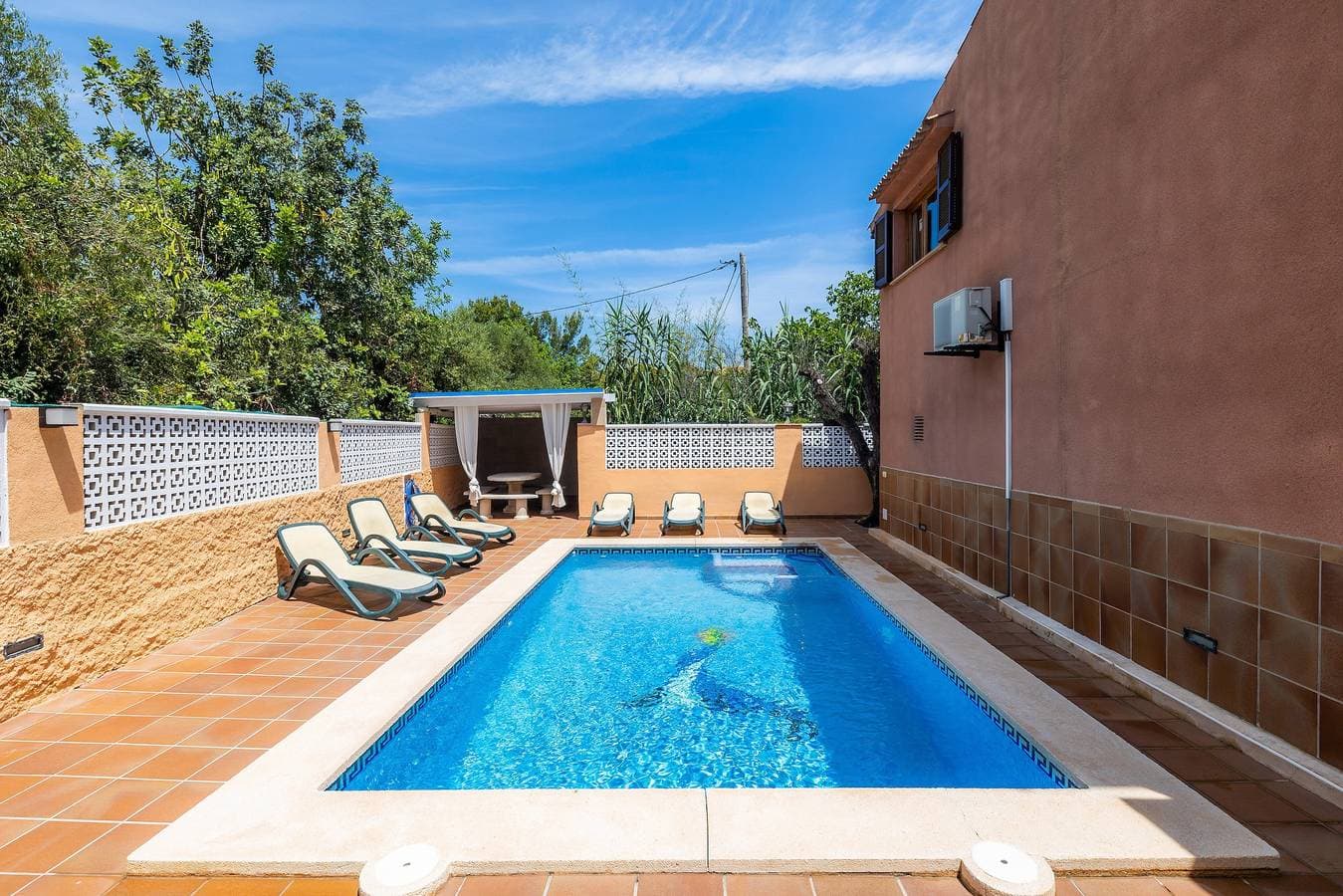 Foto 3 von 26: Villa S'hort de Cal Rei mit privatem Pool, Garten und Klimaanlage