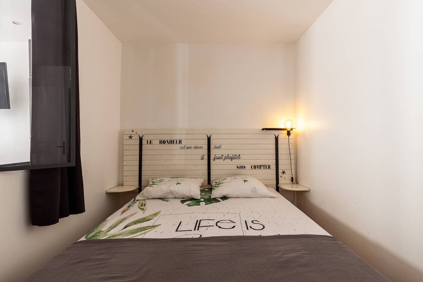 Foto 12 von 20: Appartement 'Joli T2 Au Cœur Des Rues Piétonnes' mit Balkon und Klimaanlage