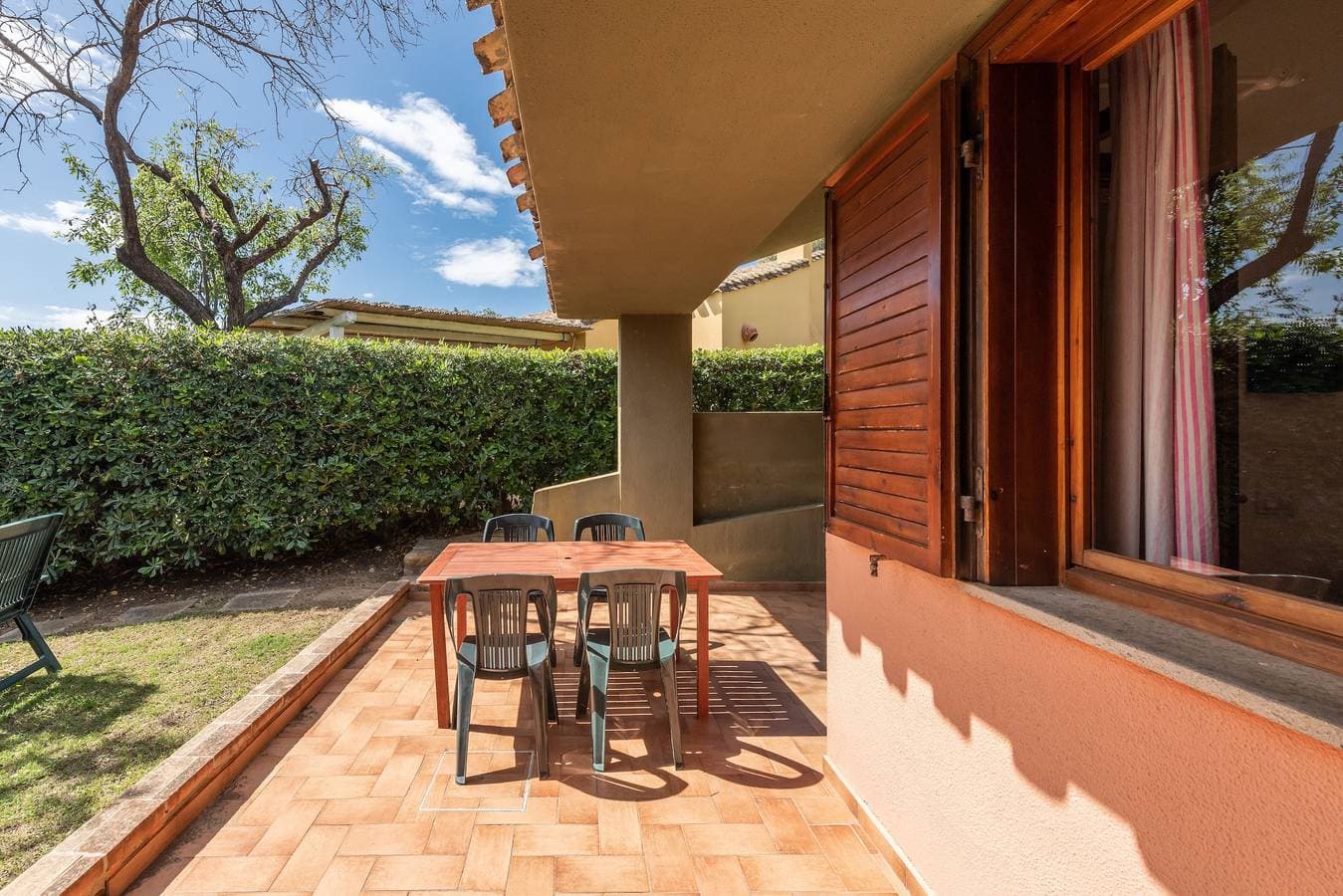 Foto 3 von 28: Ferienhaus im Grünen und direkt am Meer – Accu is Prezzus E special