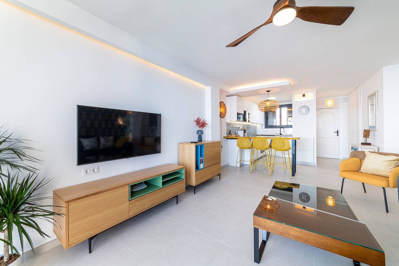 Foto 11 von 32: Apartment 'Los Acantilados' mit Meerblick, Gemeinschaftspool und WLAN