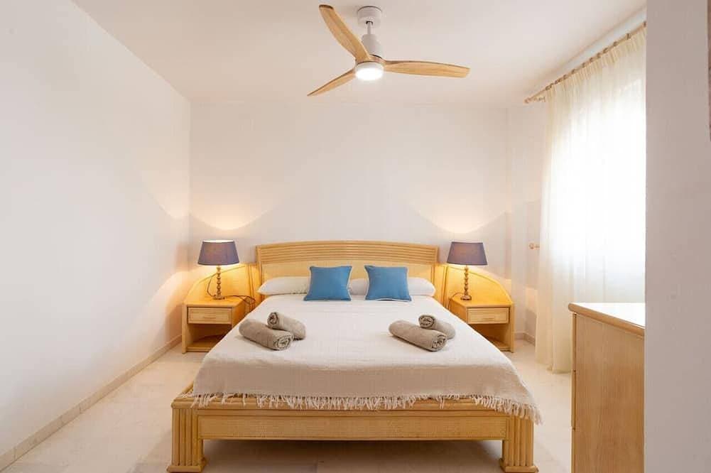 Foto 2 von 30: 13 Guest Villa 3 min Walk to Beach BBQ Cinema Perfect for Groups