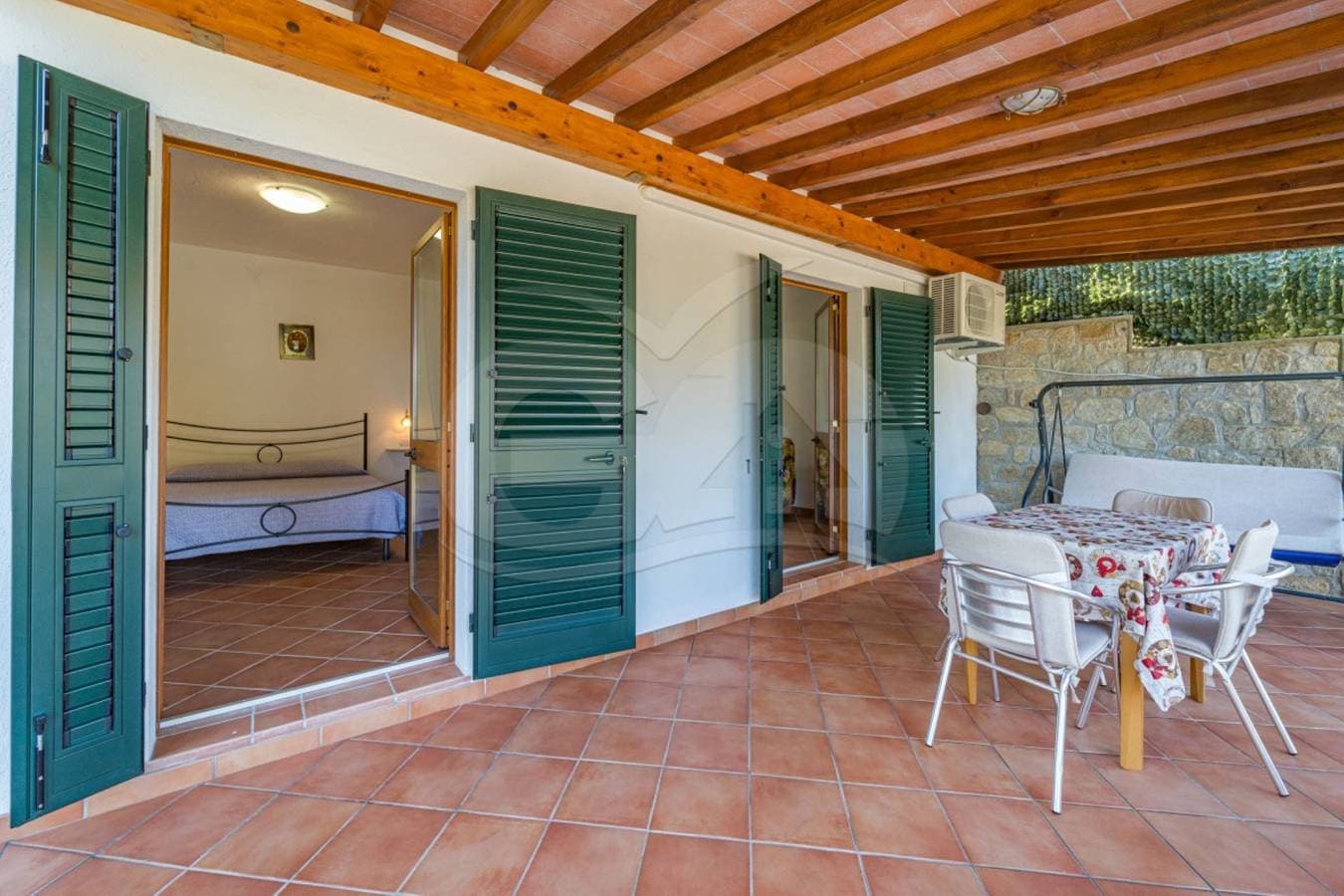 Foto 4 von 18: Ferienwohnung für 4 Personen mit Terrasse