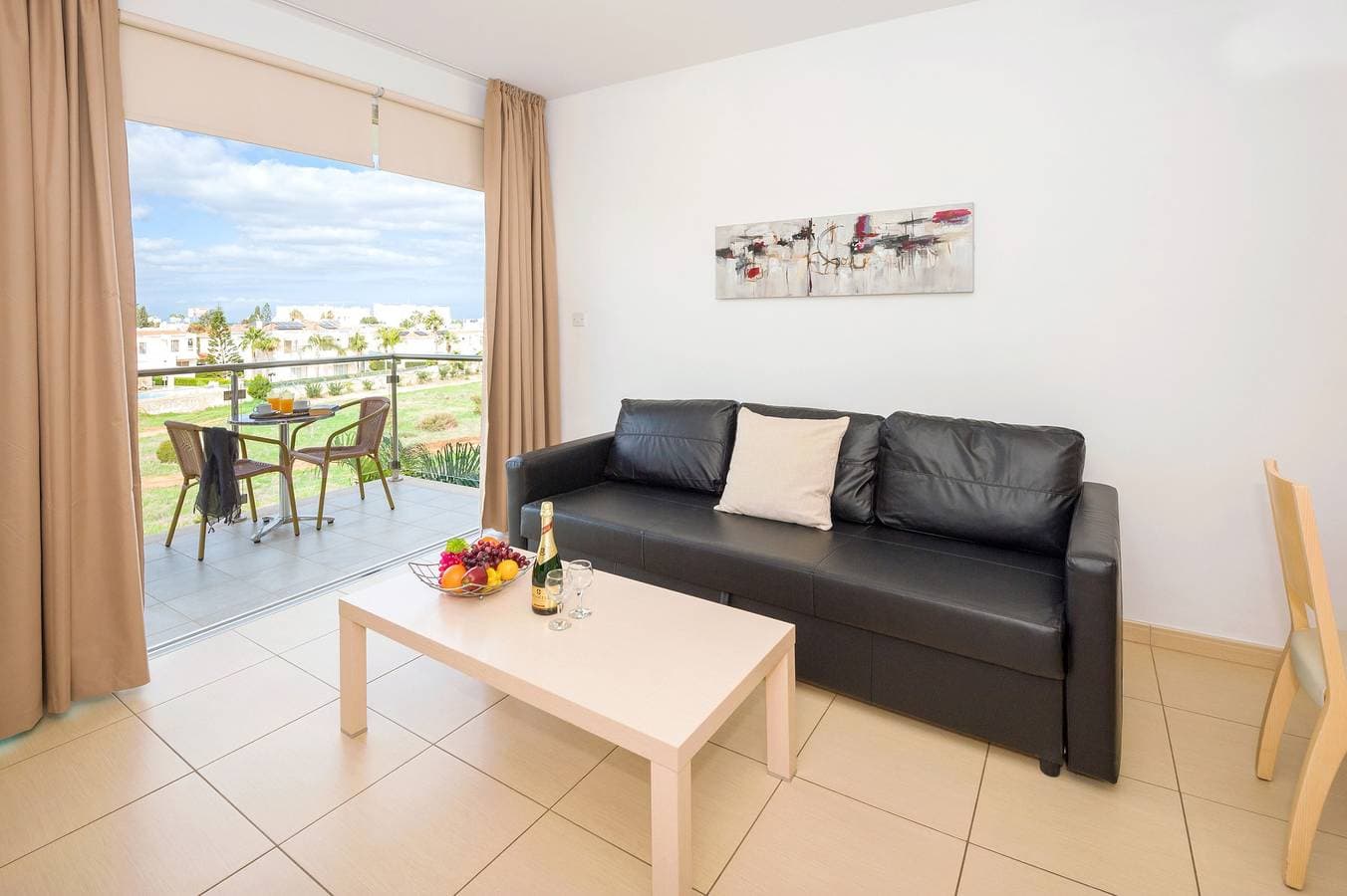 Foto 3 von 44: Ferienwohnung für 4 Personen mit Balkon