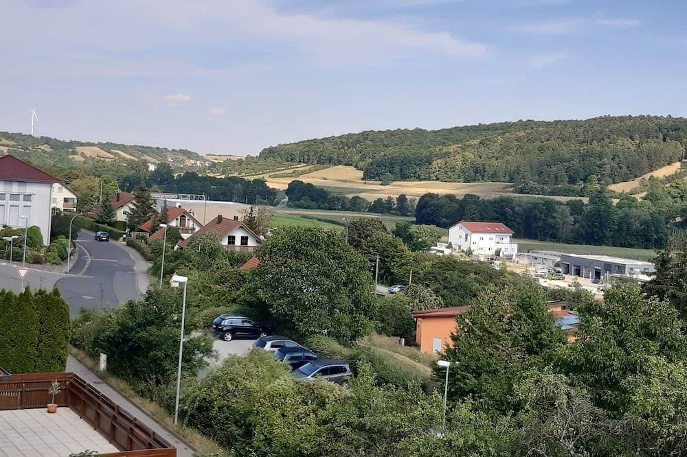 Foto 7 von 7: Großzügige, moderne Ferienwohnung (53qm) in ruhiger Lage mit Panoramablick über das Taubertal