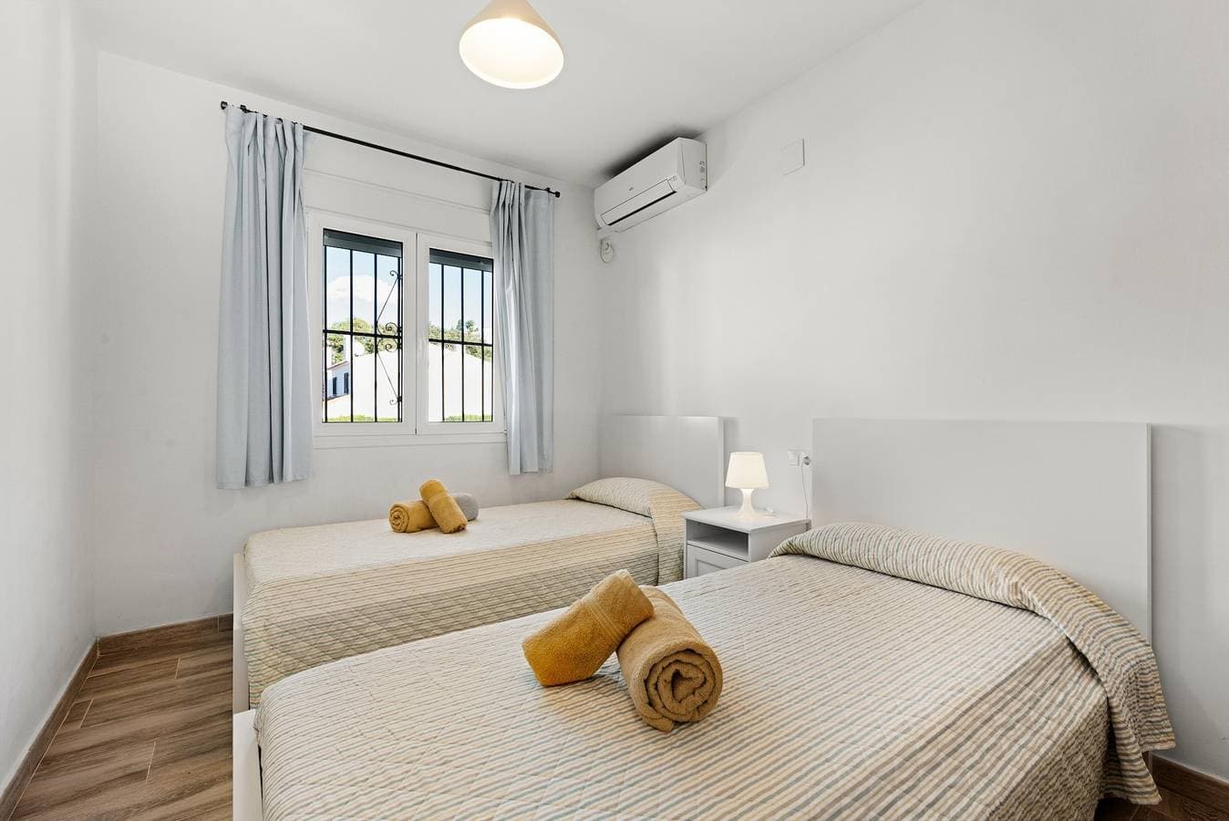 Foto 10 von 27: Ferienhaus 'La Casa De La Cala Del Moral' mit Gemeinschaftspool, WLAN und Klimaanlage