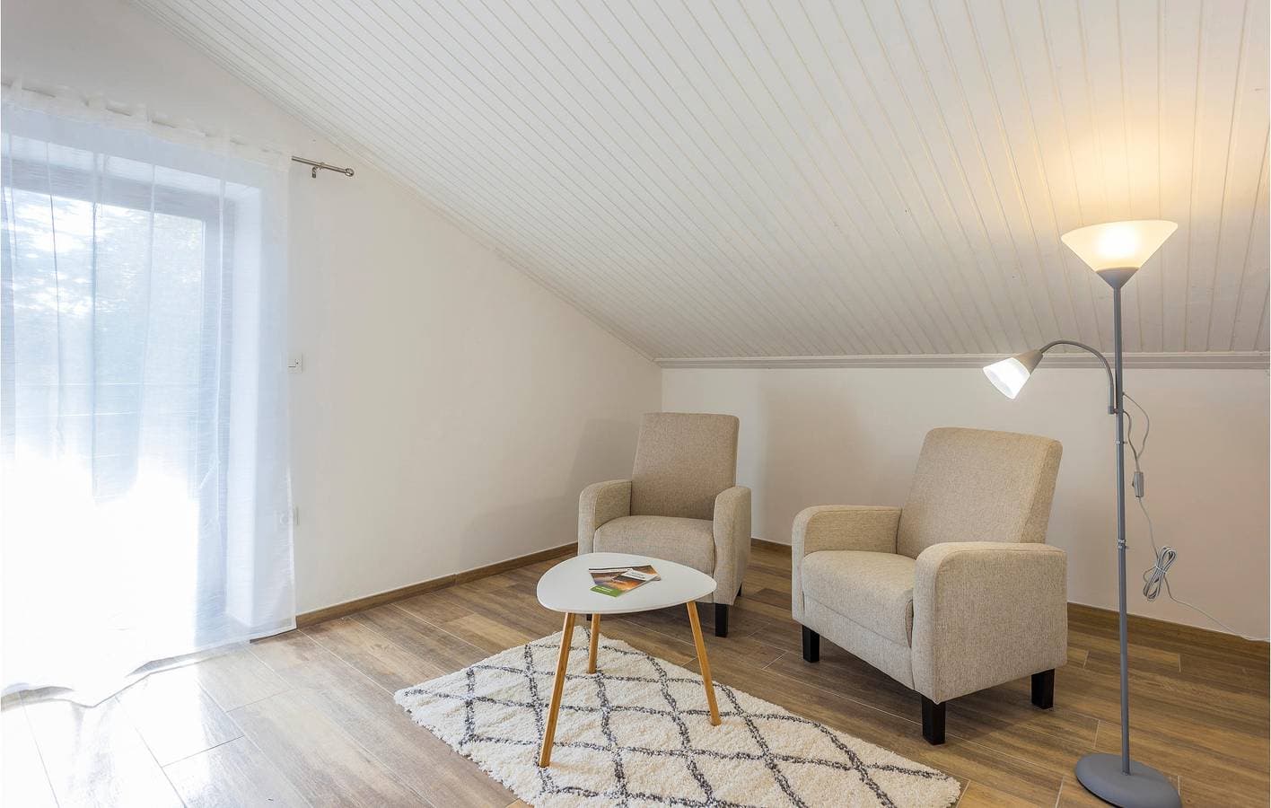 Foto 10 von 51: Reizende 2-Zimmer-Wohnung mit Pool, Terrasse und WLAN
