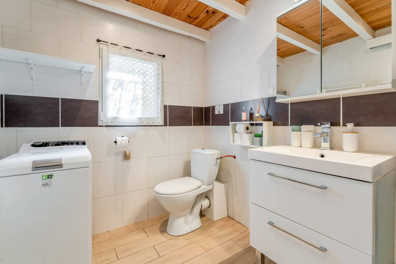 Foto 13 von 35: Studio 'La Petite Maison' mit Blick auf den Mont Ventoux, WLAN und Klimaanlage
