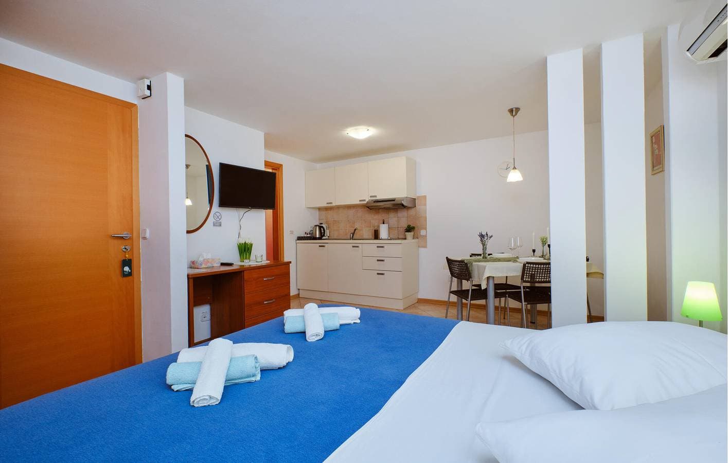 Foto 3 von 16: Gemütliche Ferienwohnung 100 m von der Küste in Cres entfernt, mit kostenlosem WLAN und Klimaanlage
