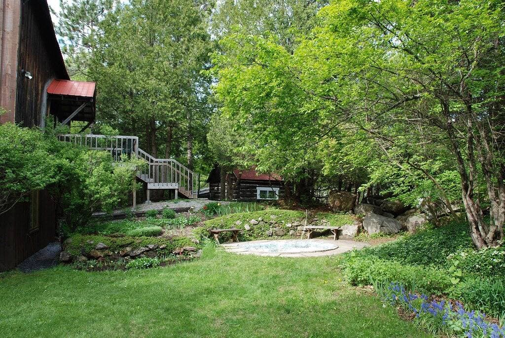 Foto 4 von 28: Die Scheune - ein Treffpunkt, 80 Hektar am Gatineau Park
