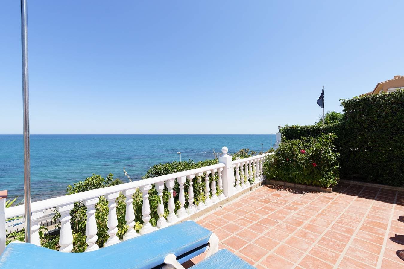 Foto 6 von 32: Ferienhaus '2 in Front Of The Sea' mit Meerblick, WLAN und Klimaanlage