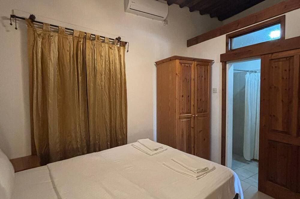 Foto 3 von 22: Charming 2-bedroom house with WiFi, in Harbour Girne