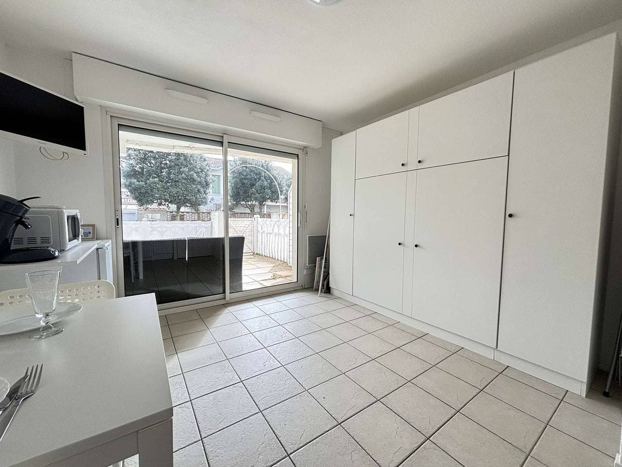 Foto 2 von 12: Charmante Wohnung am Meer mit Terrasse, Parkplatz und Pool, 4 Schlafplätze