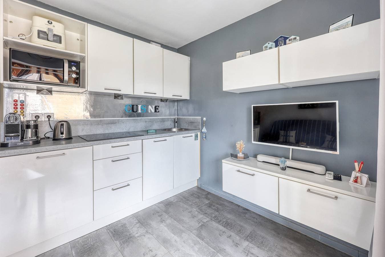 Foto 8 von 22: Ferienwohnung für 4 Personen mit Pool