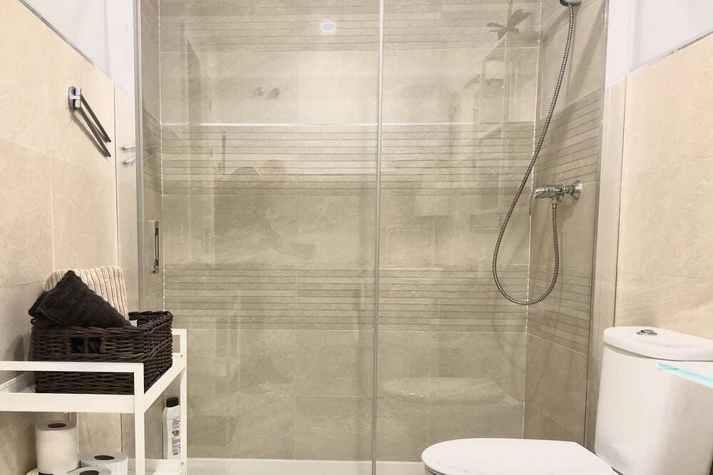 Foto 4 von 13: Apartment-Ensuite mit Dusche