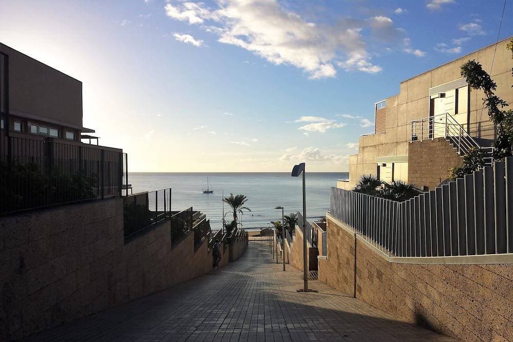 Foto 12 von 30: Modernes Stadthaus mit 2 Schlafzimmern, Wifi und Garage neben dem Strand
