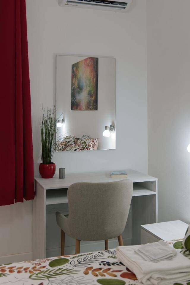 Foto 6 von 14: Double Room with Private Bathroom