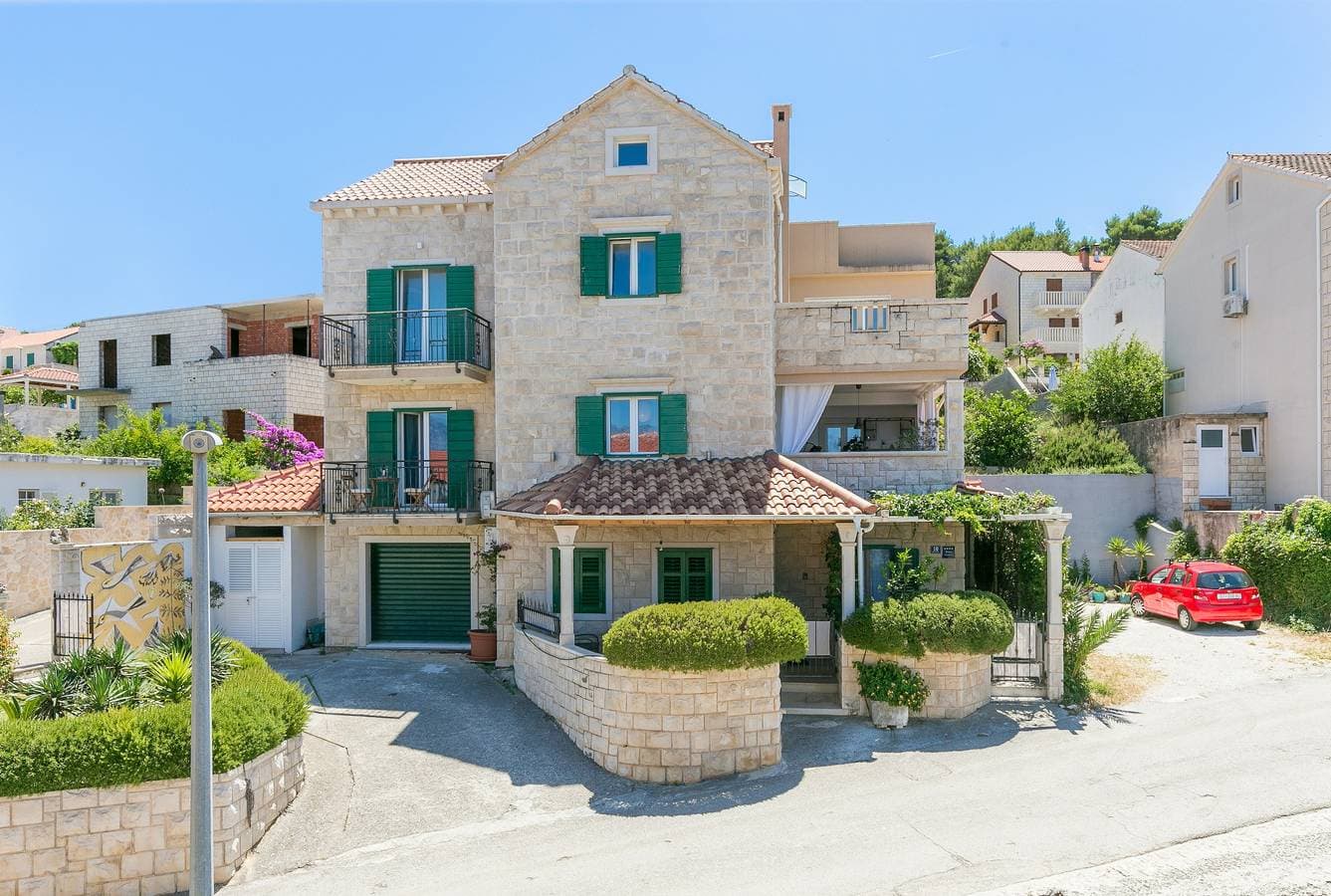 Foto 9 von 38: 1-Zimmer-Ferienwohnung mit Terrasse und Meerblick Postira, Brac -b