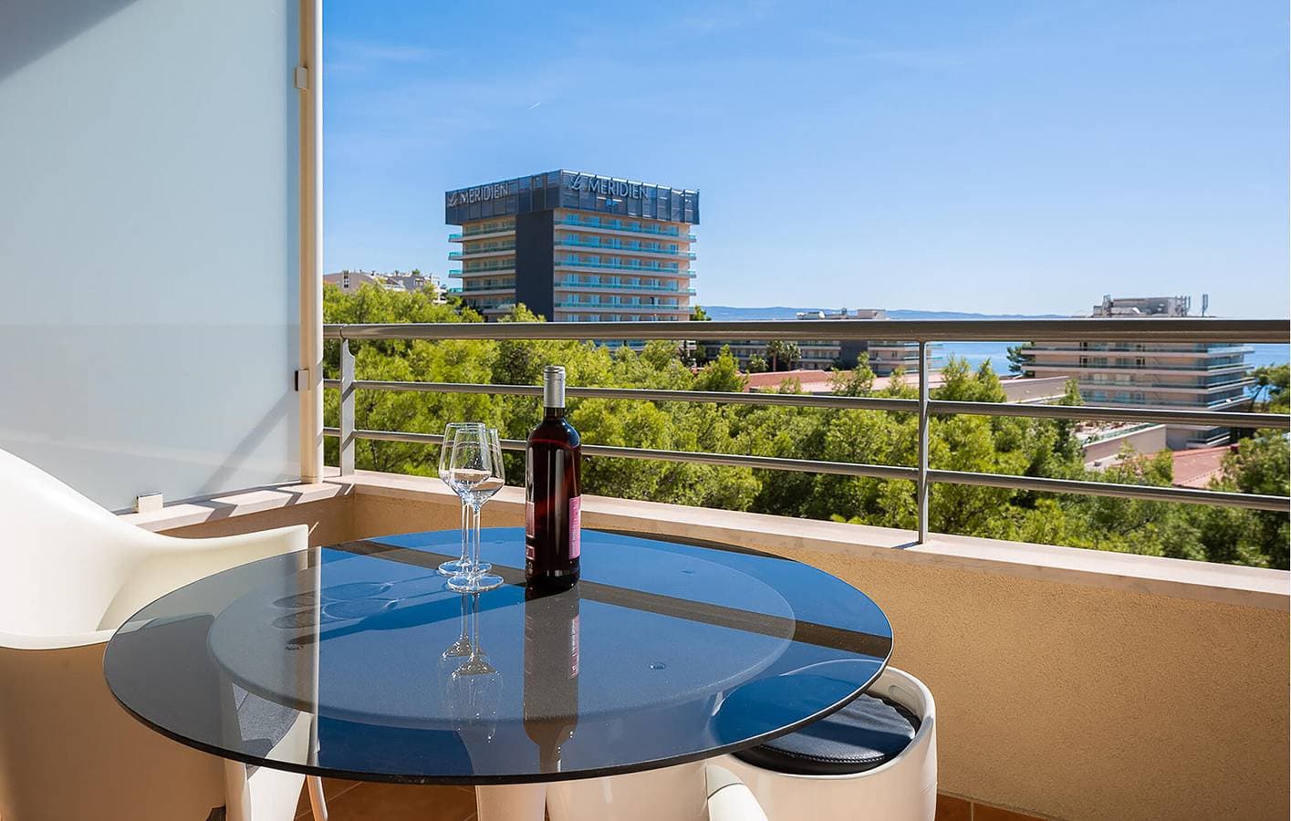 Foto 8 von 19: Apartment mit Meerblick, Pool und Terrasse, 2 km vom Strand Strobec entfernt