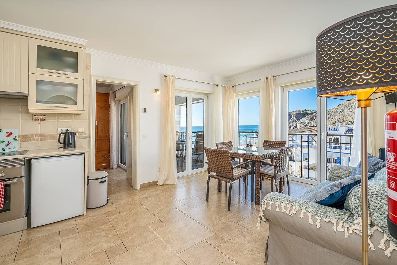 Foto 7 von 36: Ferienwohnung 'Beach Apt 1' mit Meerblick, Wi-Fi und Klimaanlage