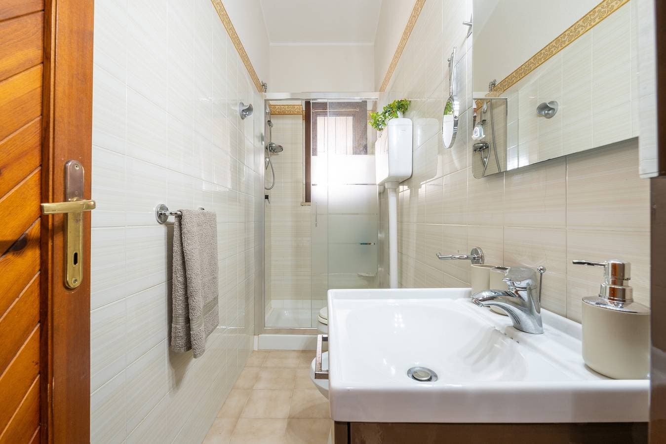 Foto 13 von 35: Ferienhaus 'Claudia' mit privater Terrasse, WLAN und Klimaanlage