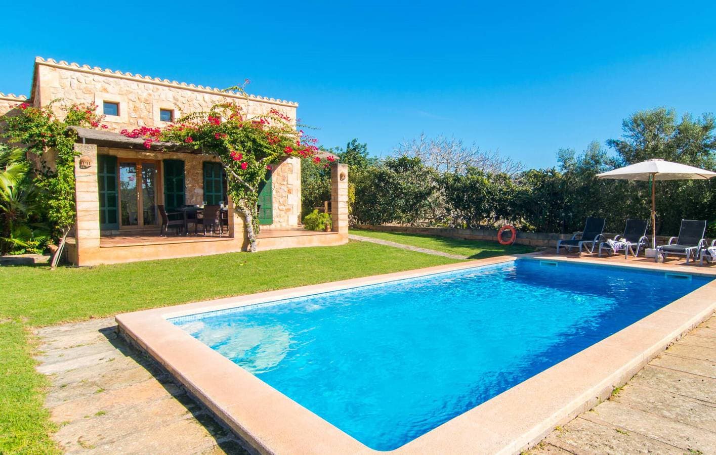Foto 5 von 29: Gemütliches Apartment am Strand mit Pool und Küche