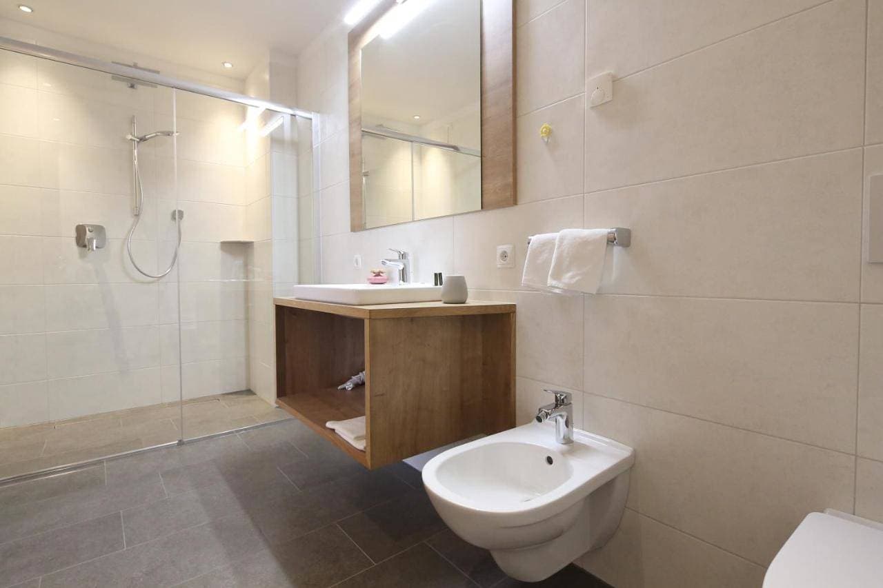 Foto 4 von 11: Double Room with Bathroom without Kitchen