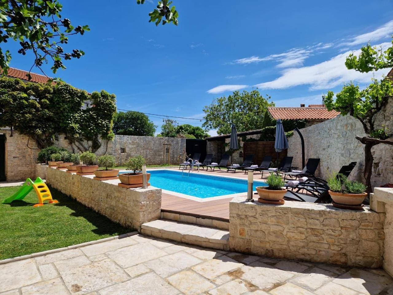 Foto 7 von 74: Villa with Private Pool