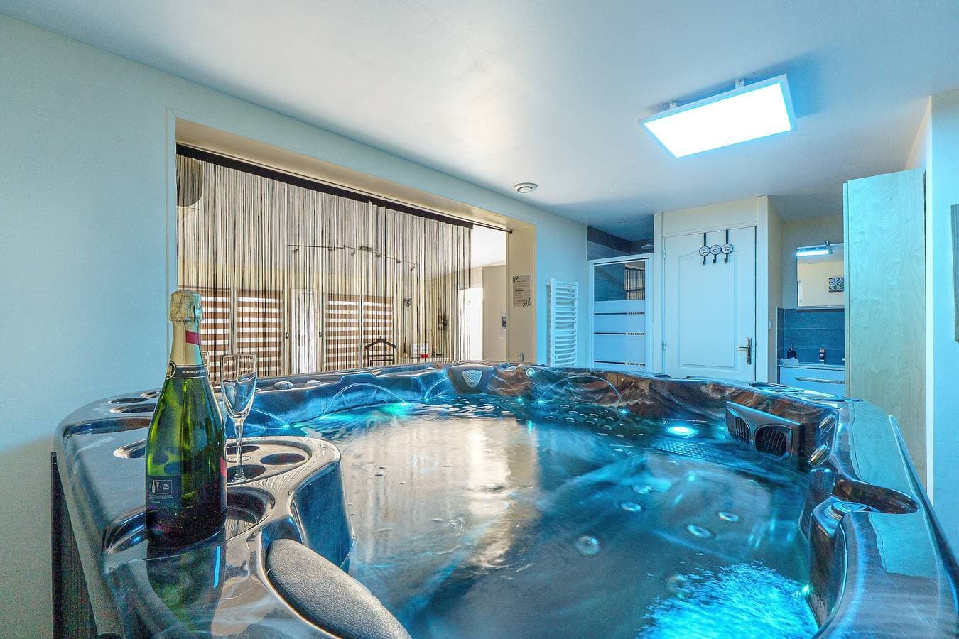 Foto 10 von 22: Gîte 'Gîte avec spa privatif et piscine'