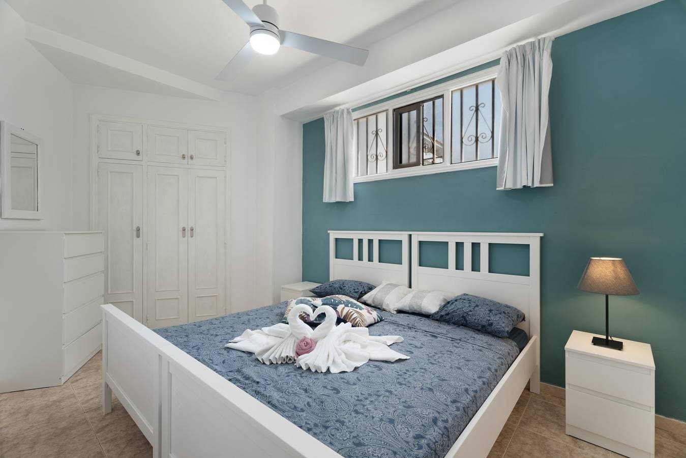 Foto 12 von 21: Ferienwohnung 'Los Cristianos One-bedroom' mit privatem Pool, Balkon und Wi-Fi
