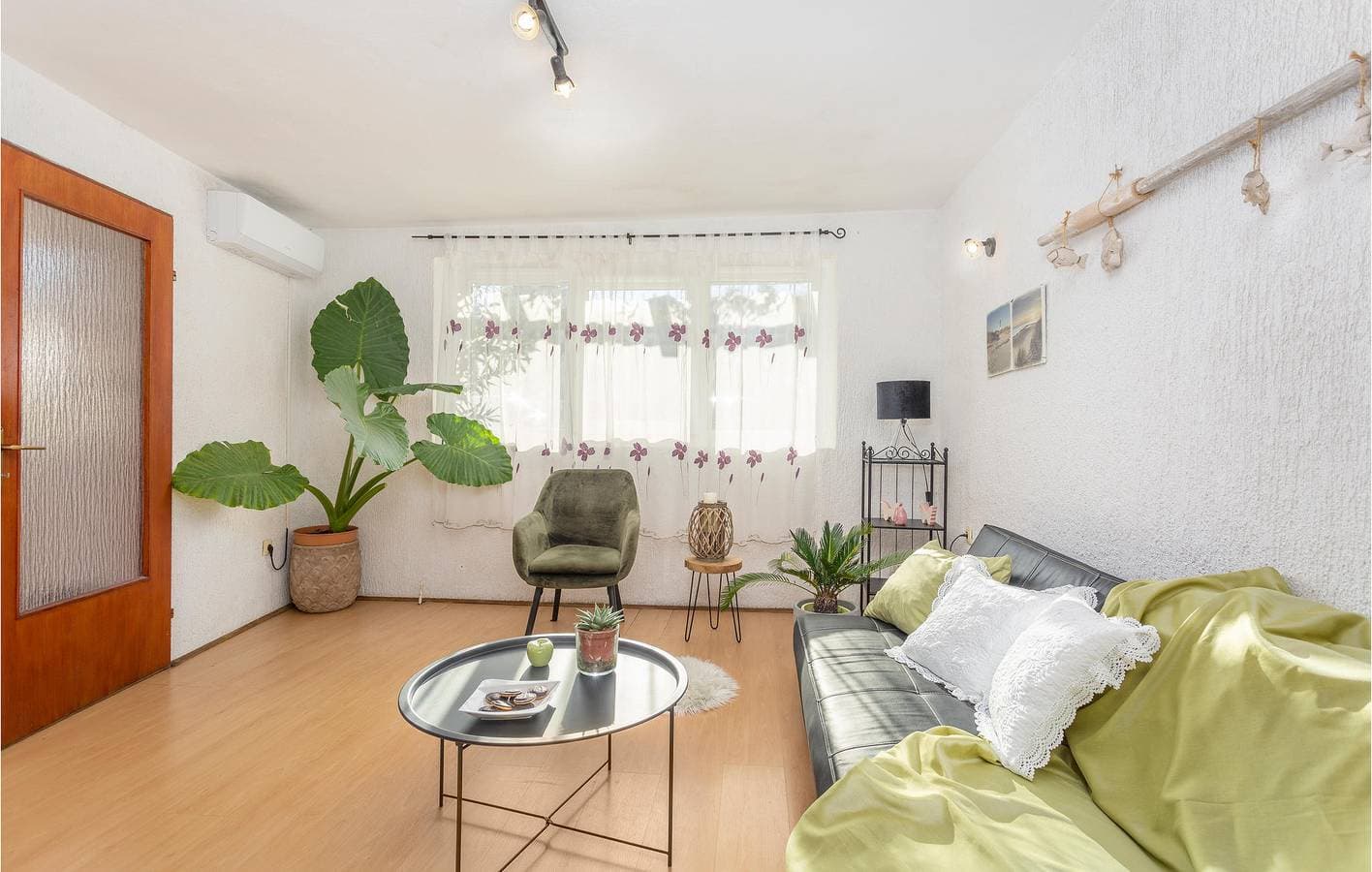 Foto 5 von 32: Gemütliche 1-Zimmer-Wohnung mit Terrasse, nur wenige Schritte vom ruhigen Strand entfernt