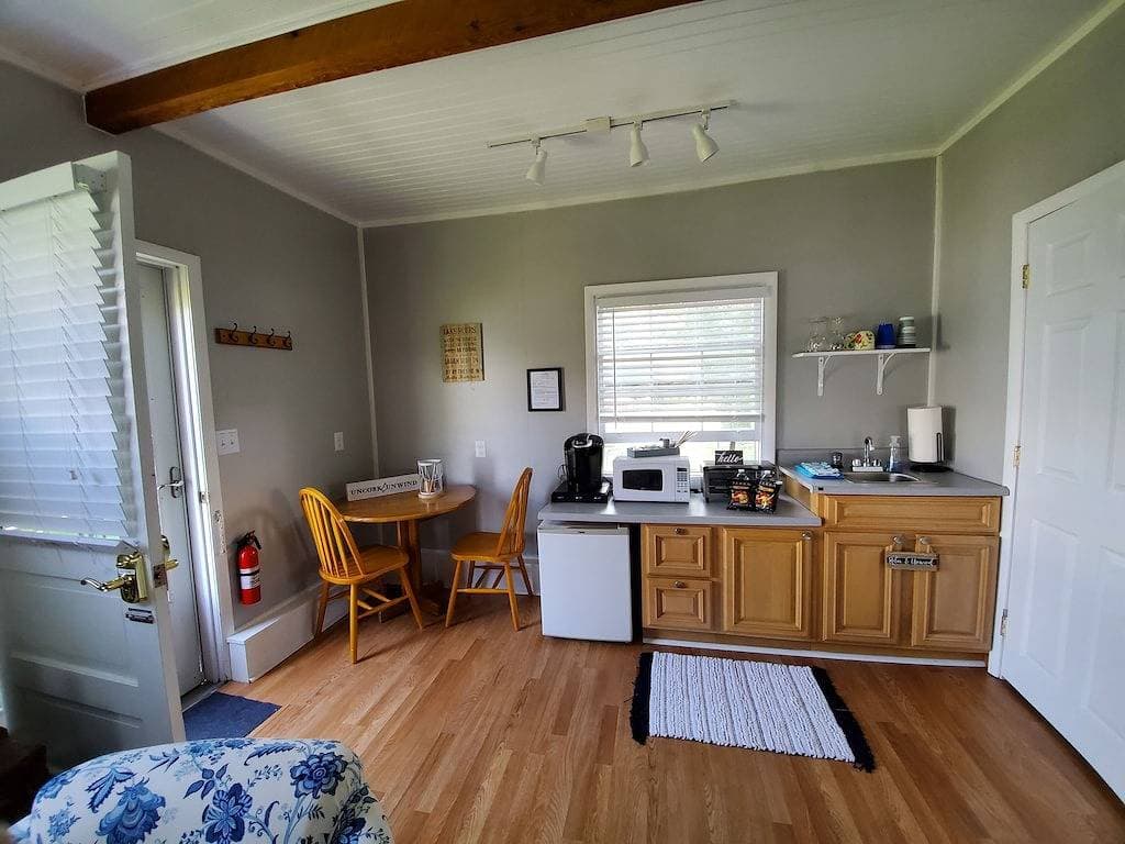 Foto 6 von 14: Wine Down Bungalow, Seneca Lake - perfekt für zwei auf der Weinstraße!