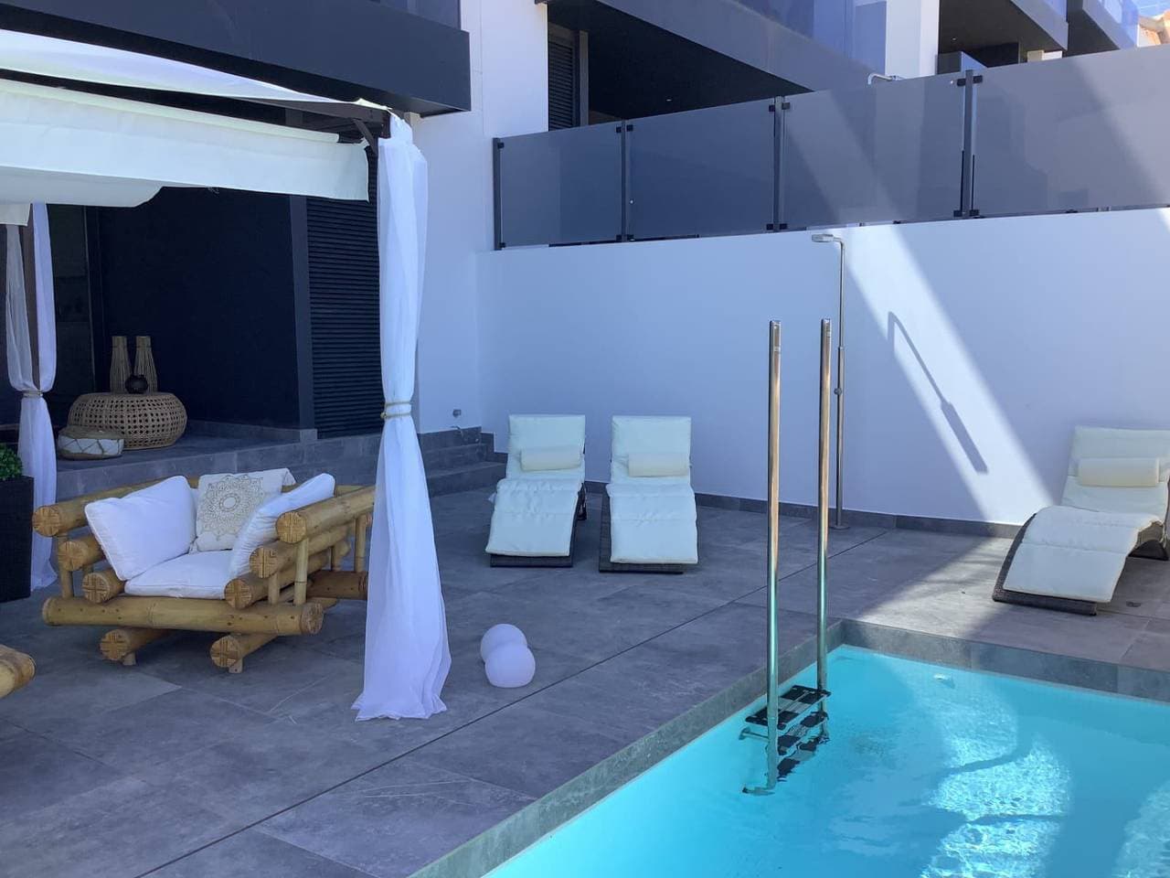 Foto 8 von 27: Ferienwohnung für 6 Personen mit Pool