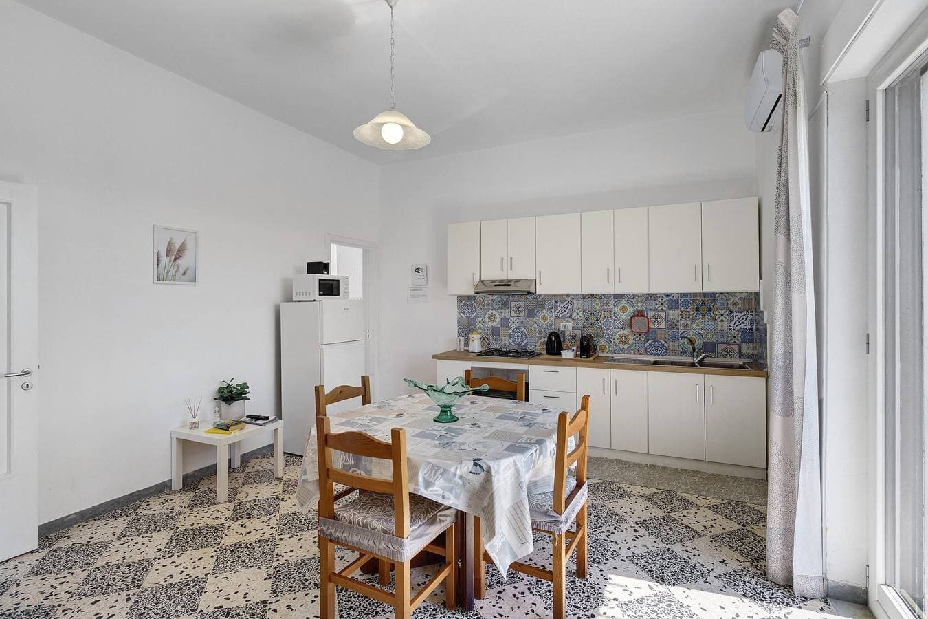 Foto 6 von 21: Ferienwohnung 'Familiare A Due Passi Dal Sentiero Degli Dei' mit Meerblick, Wi-Fi und Klimaanlage