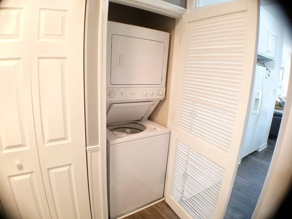 Foto 9 von 21: #113 Pointe - 1  Bedroom Lakefront Condo at Mariners Sml