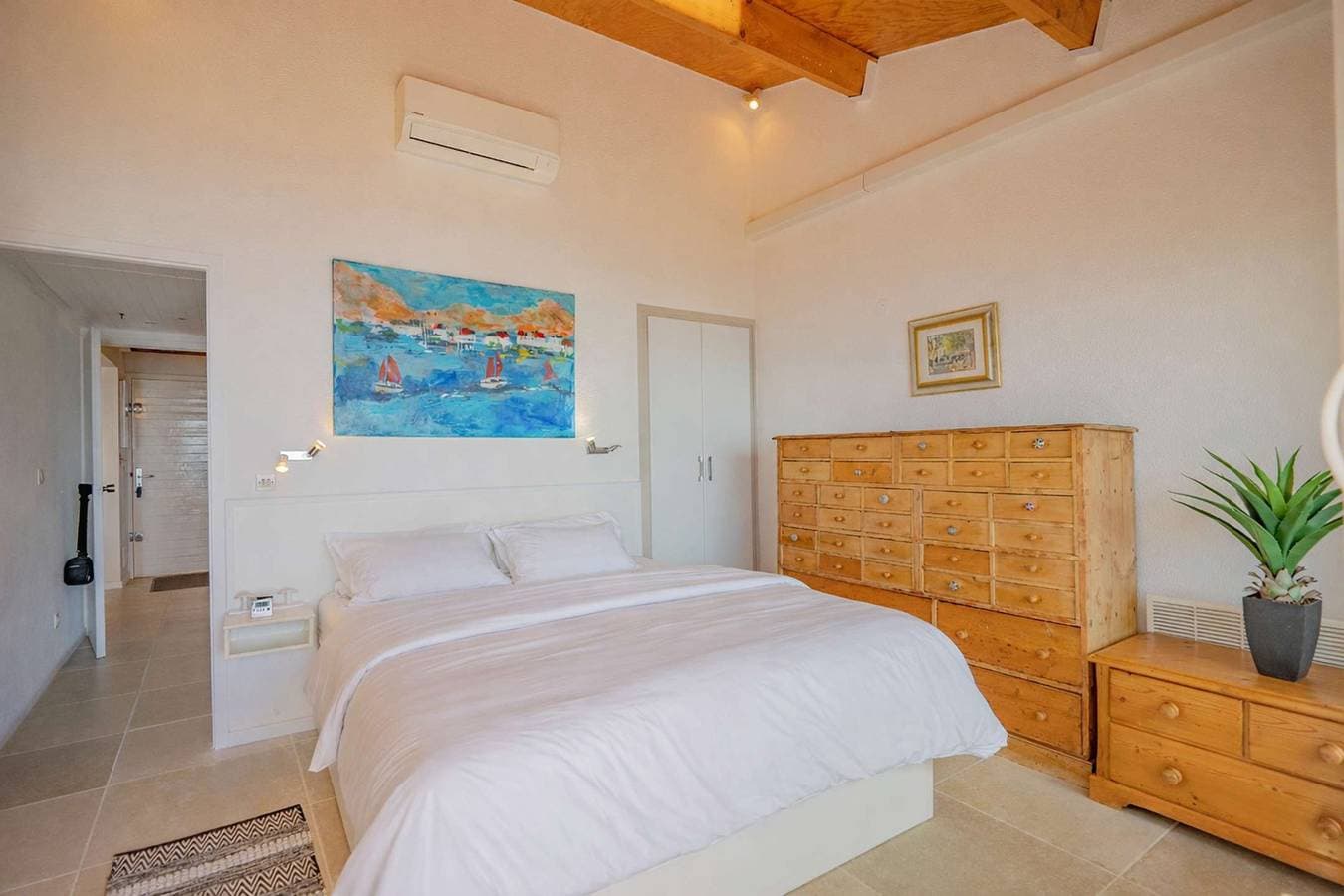 Foto 6 von 13: Wohnung in Sainte-Maxime mit Panoramablick aufs Meer, Schwimmbad und privatem Strandzugang