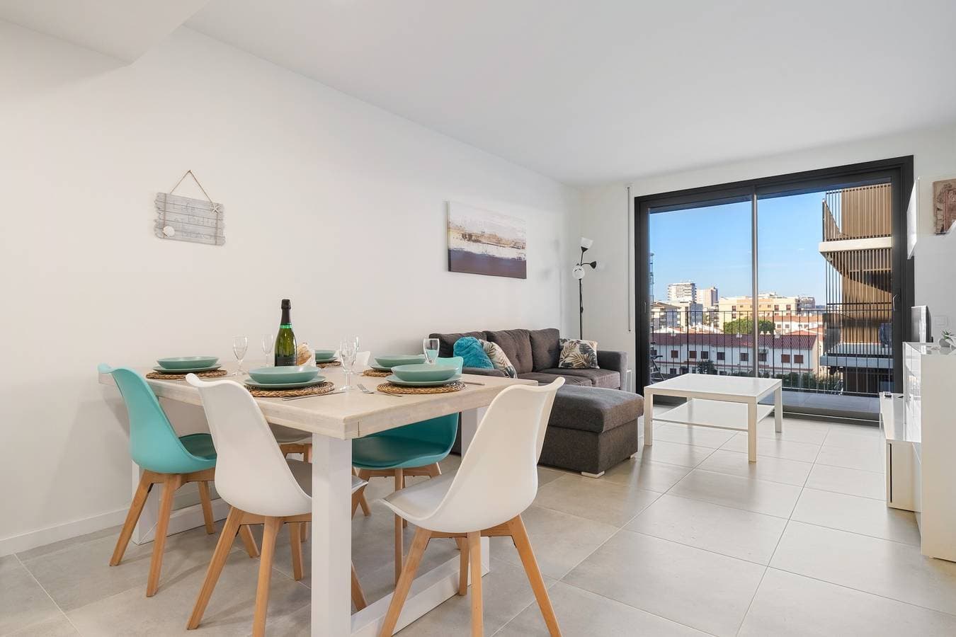 Foto 7 von 26: Ferienwohnung 'Costa Dorada Perle' mit Meerblick, Gemeinschaftspool und Klimaanlage