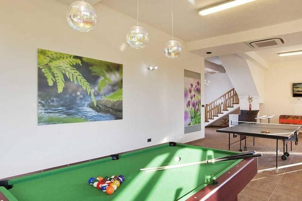 Foto 11 von 26: Charmante Villa Diora mit Swimmingpool und Wellnessbereich
