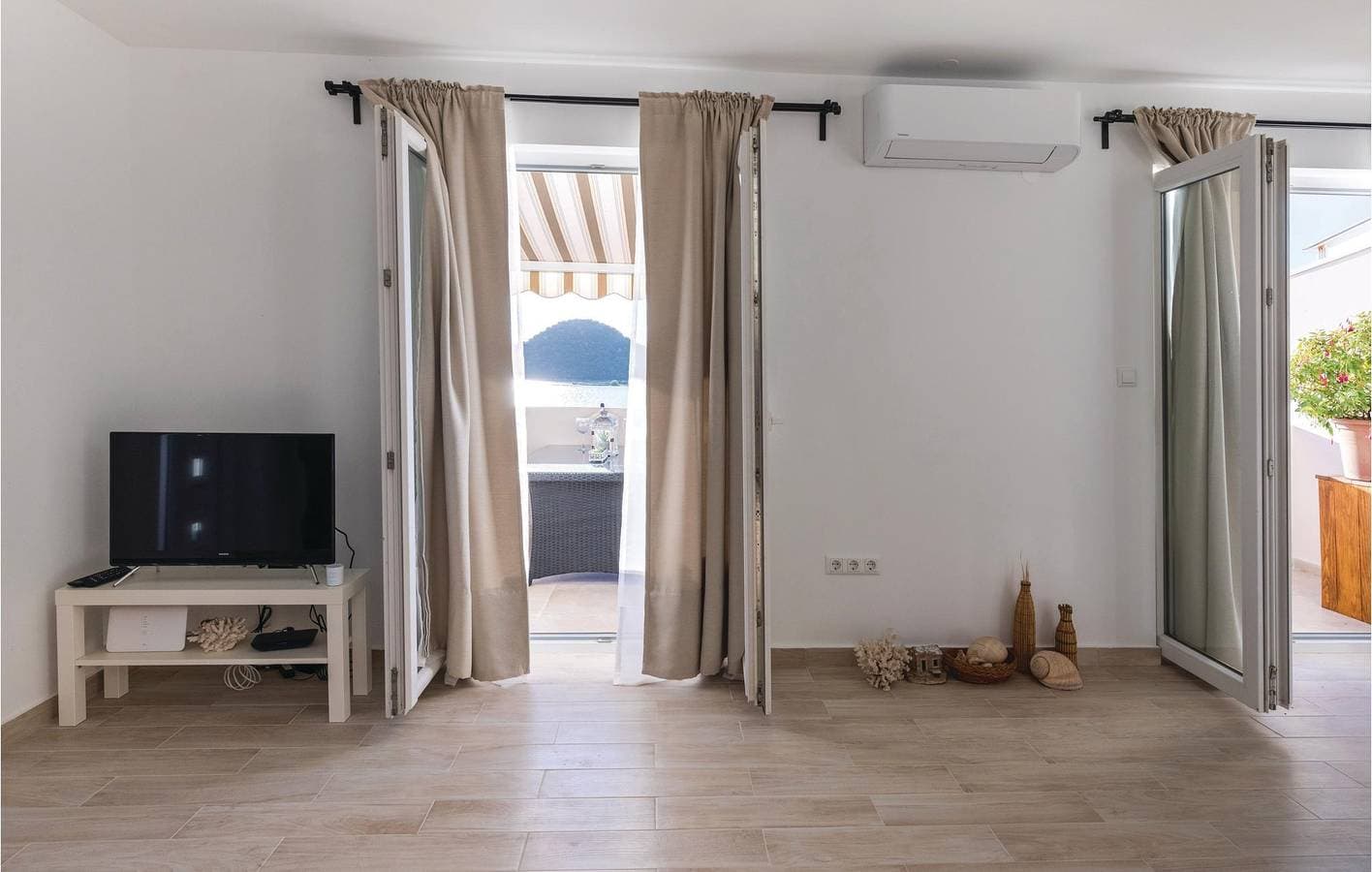 Foto 9 von 27: Gemütliche Ferienwohnung mit Terrasse, WLAN und Garage, 300 m vom Strand entfernt