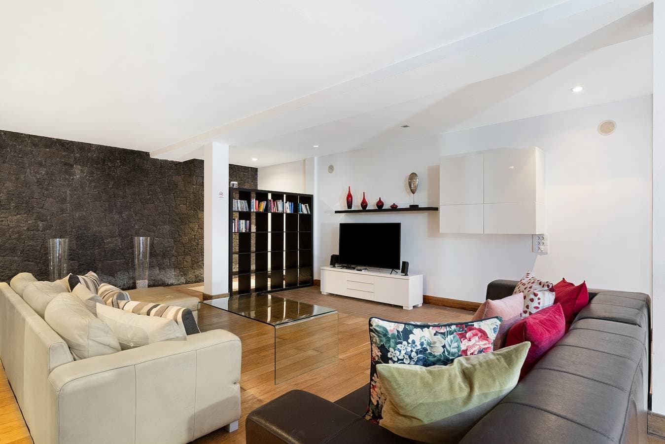 Foto 6 von 45: Elegante Villa nahe dem Strand mit Pool, Sauna, Whirlpool und Terrasse