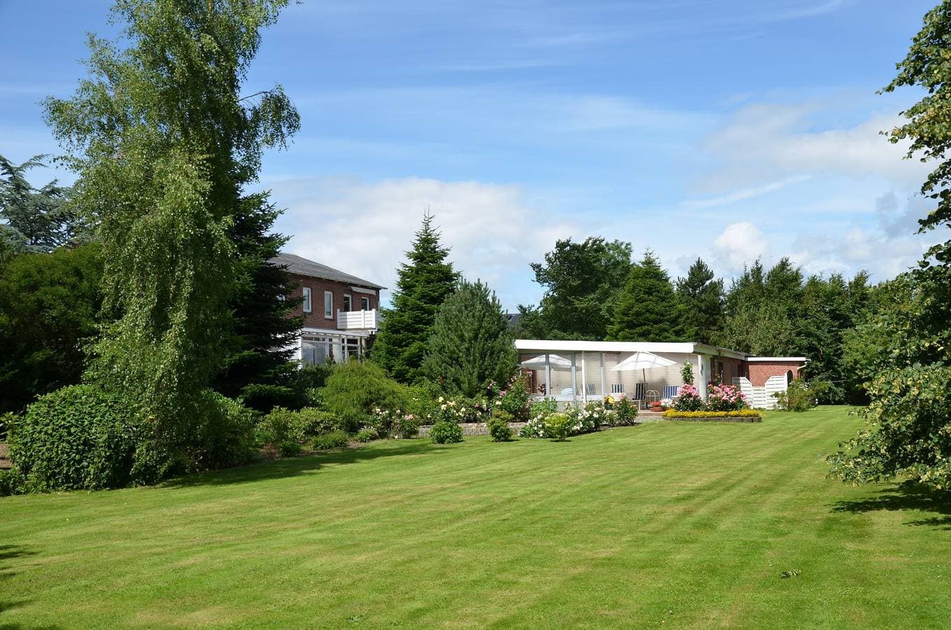 Foto 2 von 51: Ferienwohnung 'Obendrot' mit Gemeinschaftsterrasse, Garten und Wi-Fi