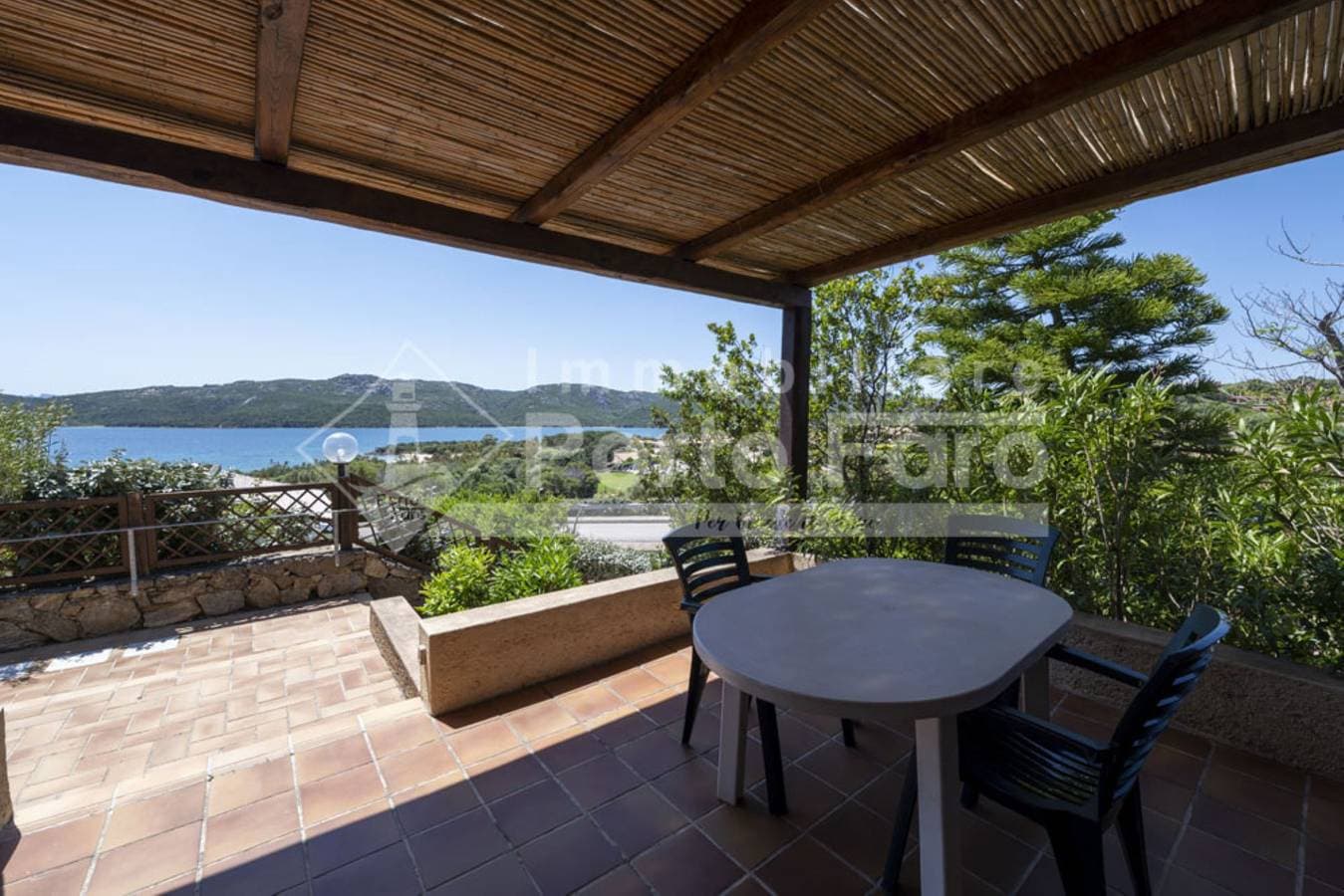 Foto 2 von 14: Ferienwohnung für 4 Personen mit Terrasse