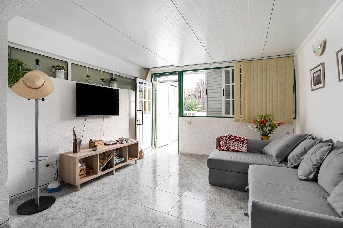 Foto 10 von 35: Ferienwohnung „Poris“ mit beheiztem Pool, privater Terrasse & WLAN