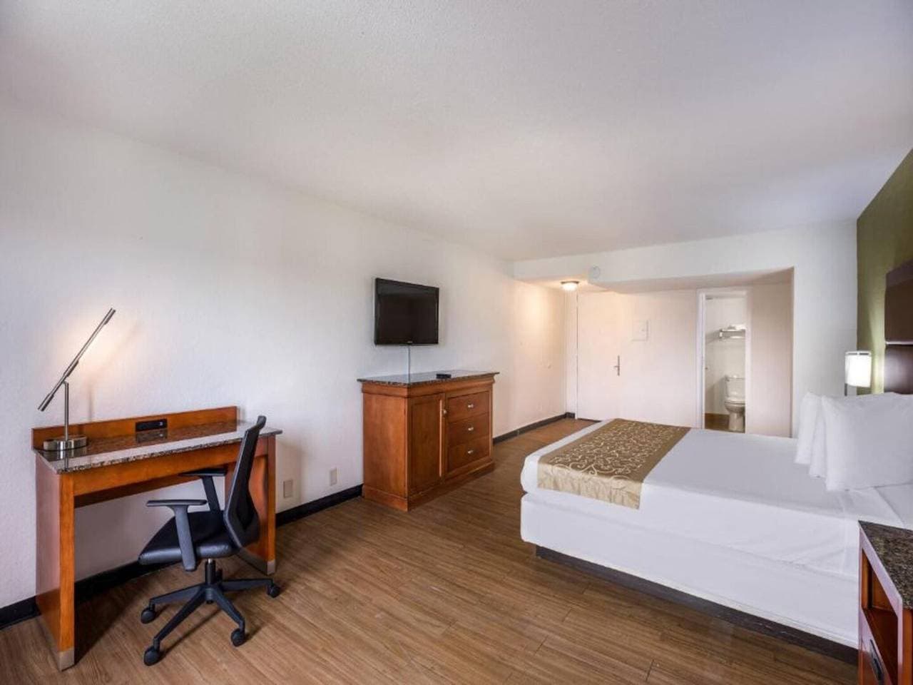 Foto 7 von 14: Kingsize-Bett | Rauchen | Orlando