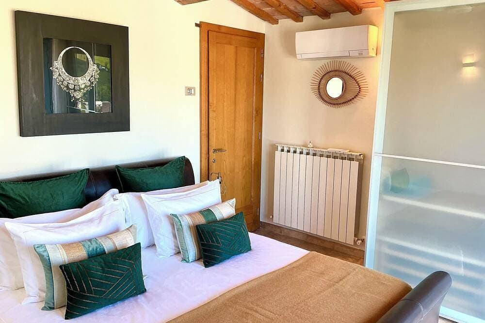 Foto 3 von 28: Casa Cappella, Sleeps 2 (1 Bedroom)
