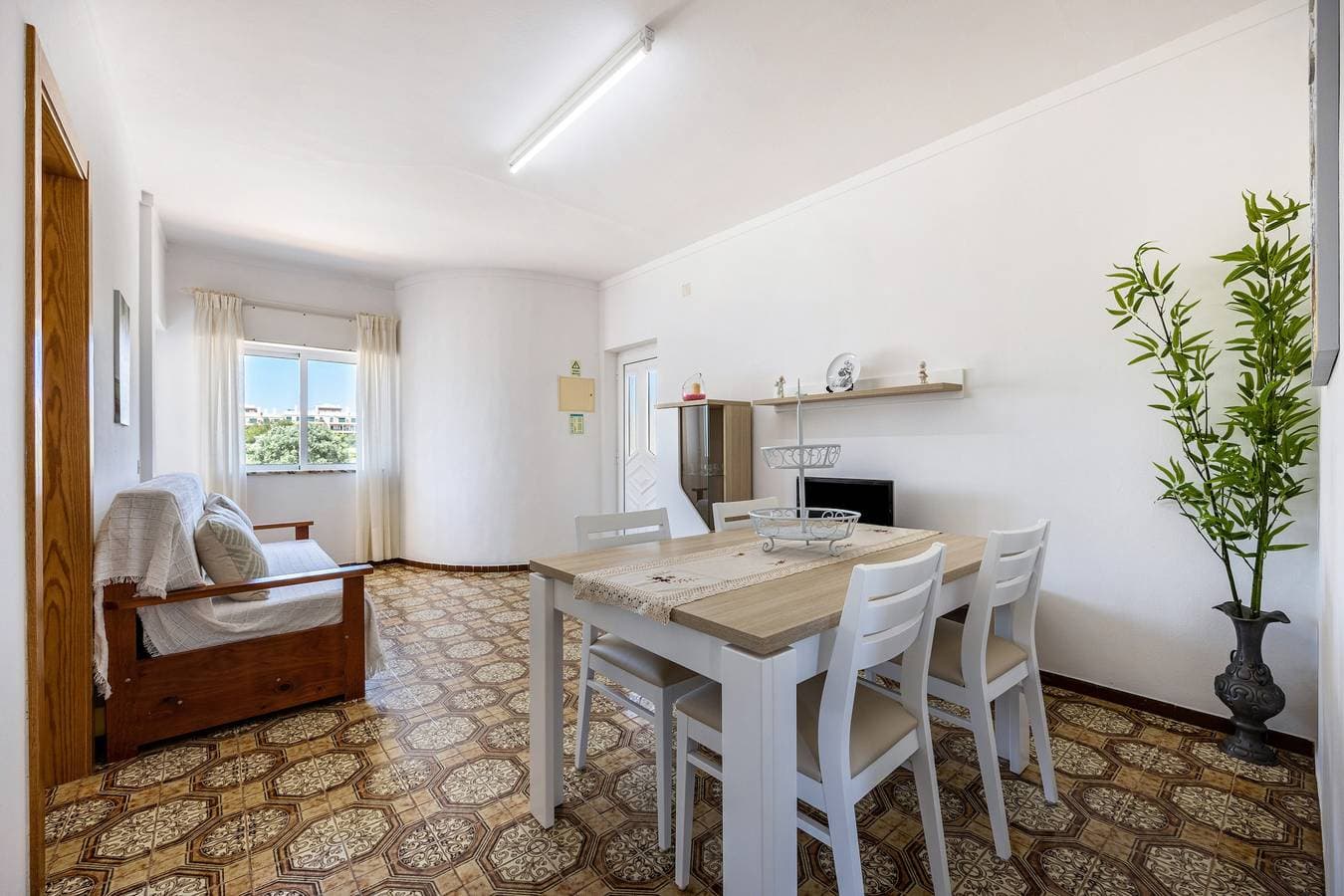Foto 9 von 31: Ferienwohnung Villas Brites nº4 mit gemeinschaftlich genutztem Pool, garten, Balkon und WLAN